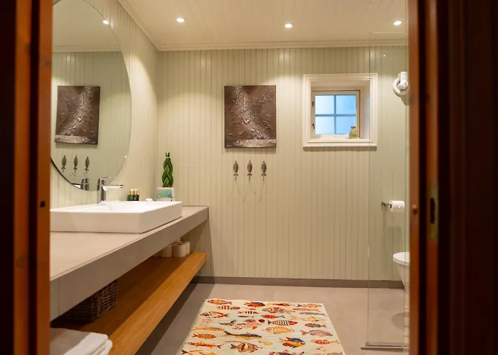 Maybua By May's Reine